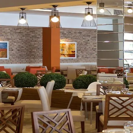 Grand Park Lara Szálloda Antalya