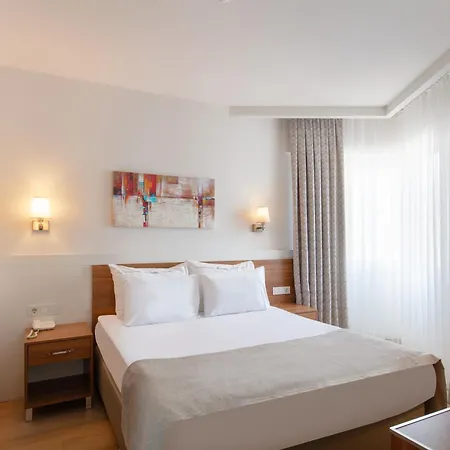 Hotel Grand Park Lara 4*