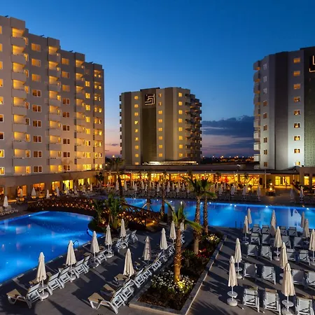 Grand Park Lara Szálloda Antalya
