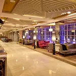 Grand Park Lara