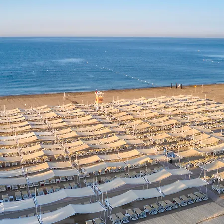 فندق لارا بارك جراند