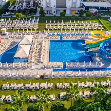 لارا بارك جراند