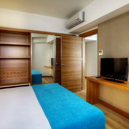 لارا بارك جراند فندق 4*