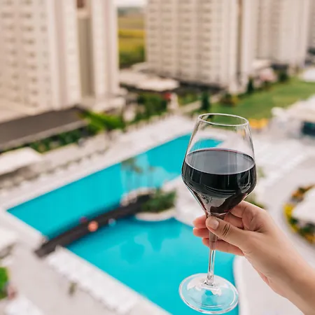 لارا بارك جراند 4*