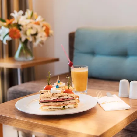 لارا بارك جراند فندق 4*