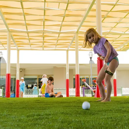 لارا بارك جراند فندق