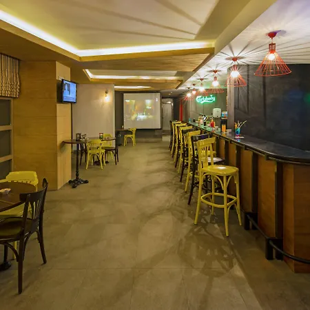 فندق لارا بارك جراند 4*