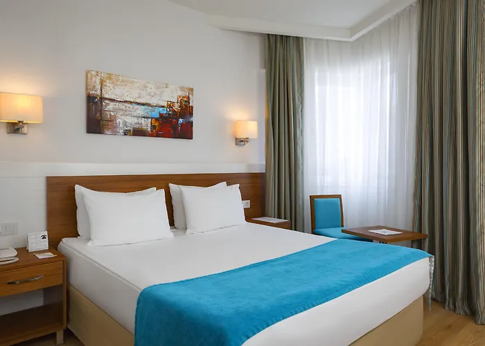 Ξενοδοχείο Grand Park Lara 4*