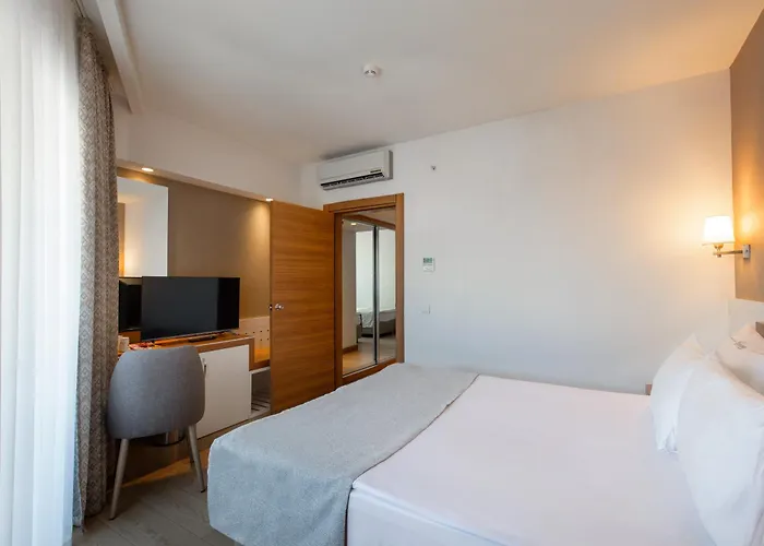 Grand Park Lara Hotel 4*