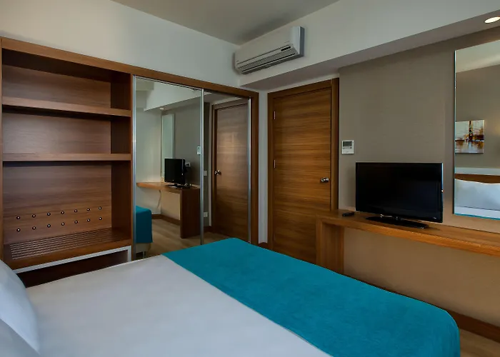 Grand Park Lara 4*