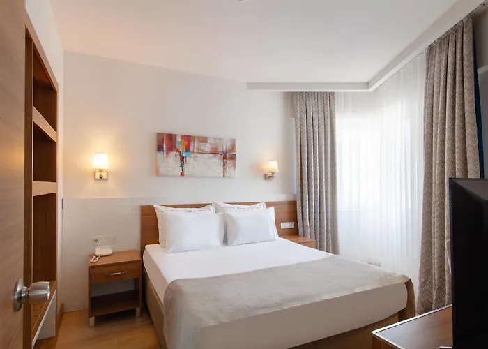 Hotel Grand Park Lara 4*