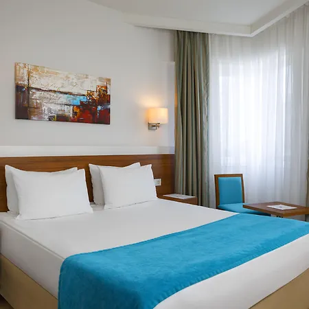 Hotell Grand Park Lara 4*