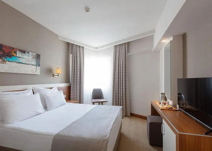 Grand Park Lara Otel