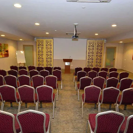 Grand Park Lara מלון 4*