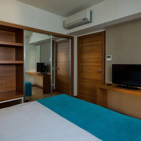 グランド パーク ララ 4*